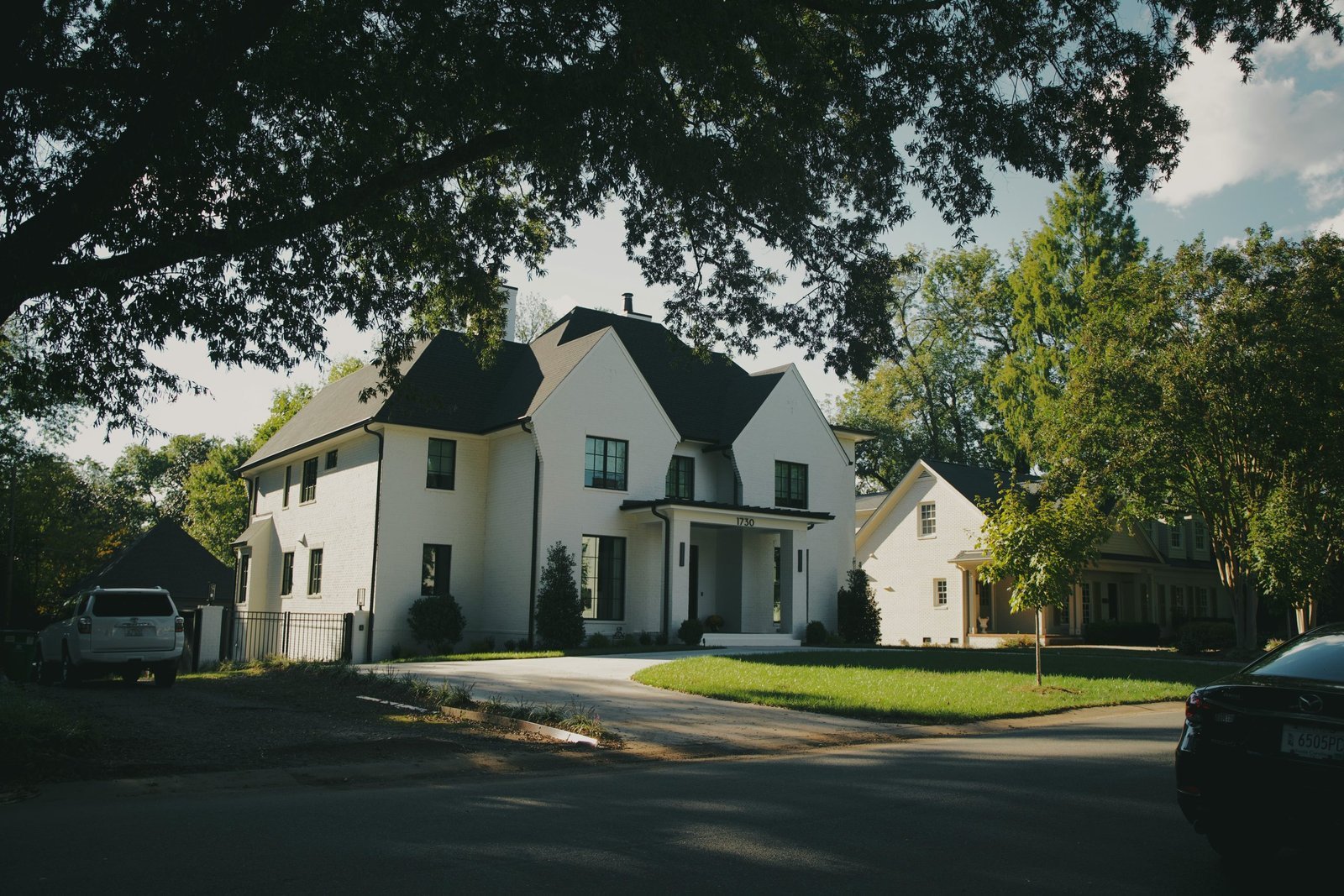 Image courtesy of Samuel Charris / Unsplash